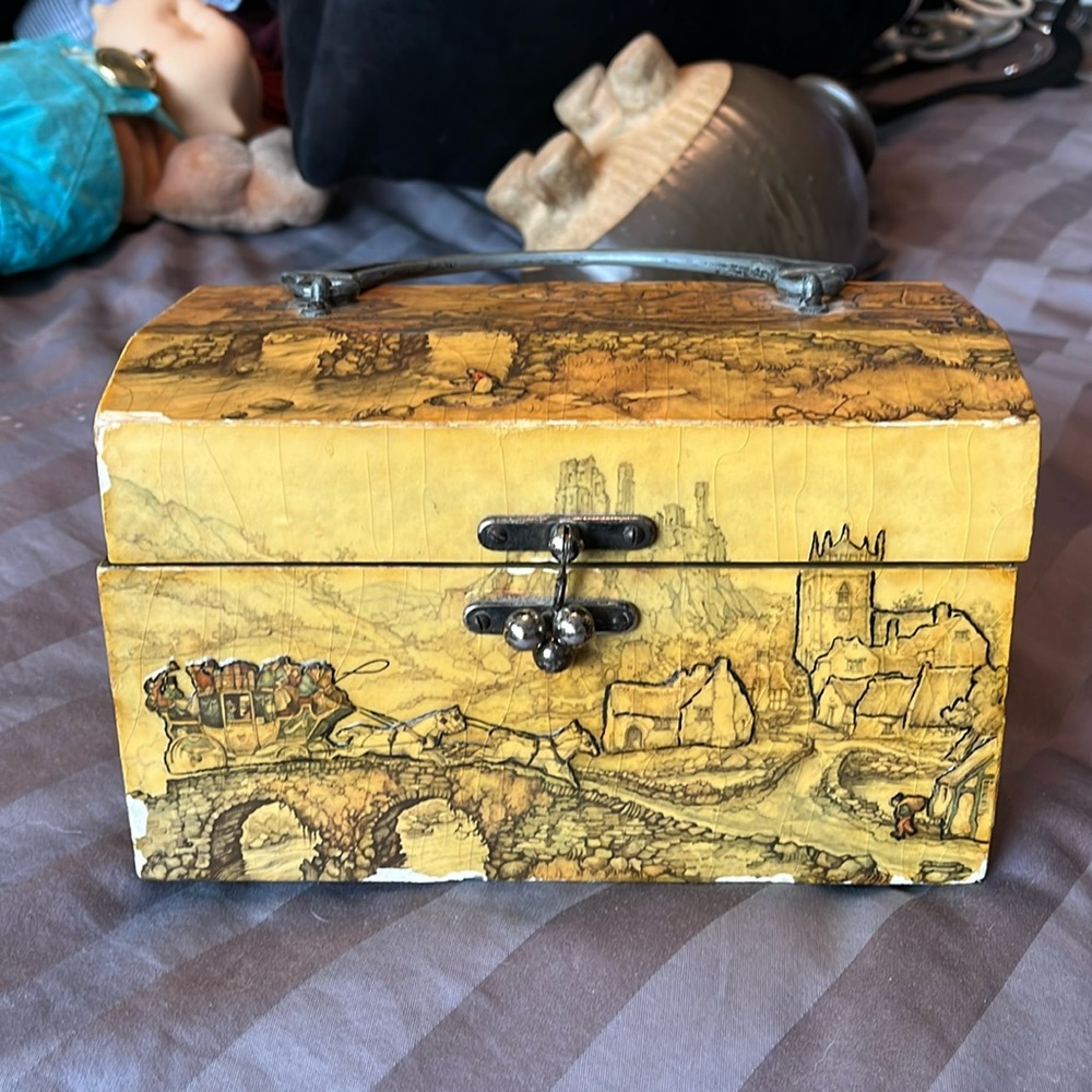 Vintage box purse
